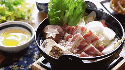 天涼了，小廚房煨好了日式咖喱火鍋，給各位主暖暖身子~